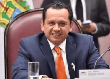 Vallas metálicas de 3 metros resguardan Palacio Nacional ante marcha del 8M