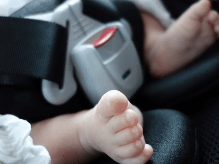 Niño de 2 años muere dentro del auto; su padre lo olvidó Niño de 2 años muere dentro del auto; su padre lo olvidó
