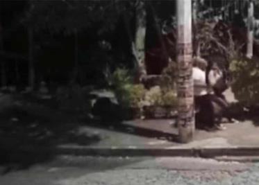 Echan agua bendita en carretera por accidentes