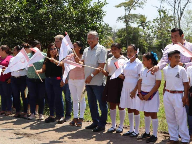 Ayuntamiento de Comalcalco pone en marcha la rehabilitación de pavimento en la ranchería Belisario Domínguez Ayuntamiento de Comalcalco pone en marcha la rehabilitación de pavimento en la ranchería Belisario Domínguez