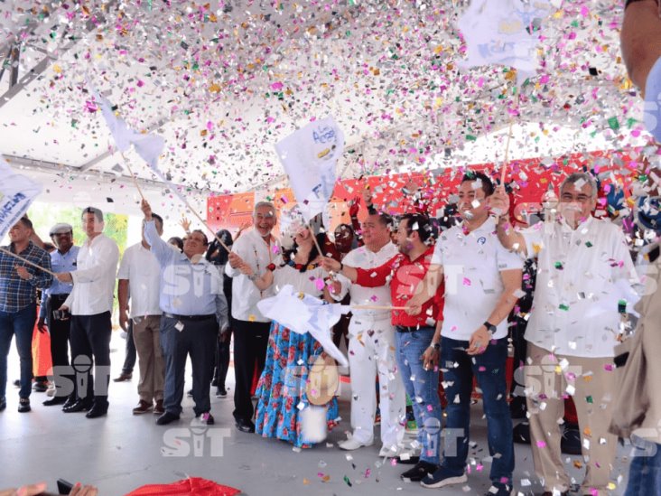Dan banderazo de inicio a la colecta anual de alimentos para apoyar a niños con cáncer Dan banderazo de inicio a la colecta anual de alimentos para apoyar a niños con cáncer