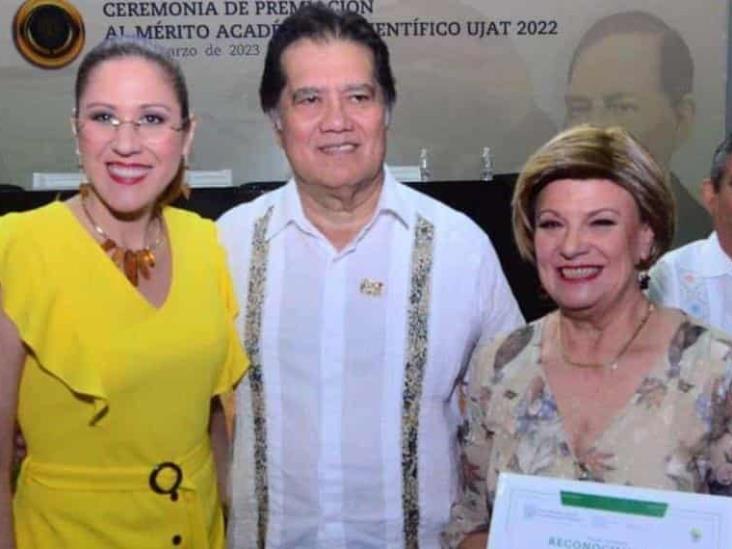 Galardona UJAT con Mérito Académico y Científico Galardona UJAT con Mérito Académico y Científico