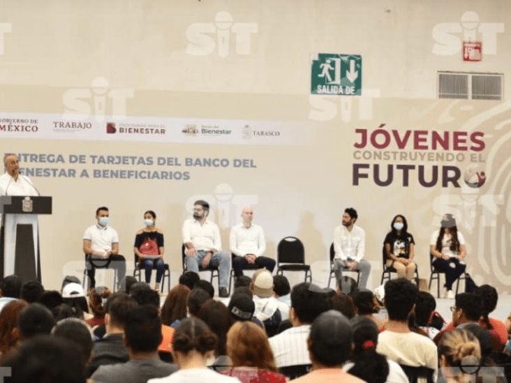 Entregan tarjetas del banco Bienestar a Jóvenes Construyendo el Futuro Entregan tarjetas del banco Bienestar a Jóvenes Construyendo el Futuro