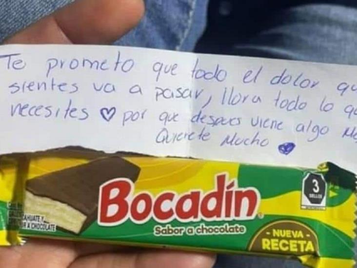 Joven llora desconsolado en el Metro y desconocida lo consuela con tierno mensaje Joven llora desconsolado en el Metro y desconocida lo consuela con tierno mensaje