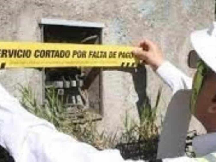 Tres mil tabasqueños sin luz por adeudo Tres mil tabasqueños sin luz por adeudo