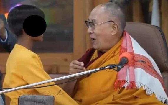 Video: Dalai Lama es criticado por besar a niño en la boca; pide disculpas