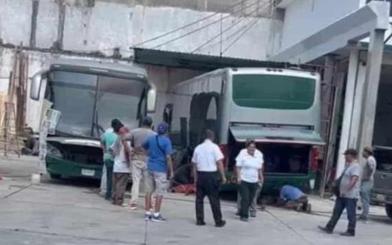 Mecánico muere aplastado por autobús en Teapa