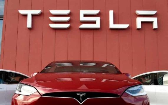 Se desploma precio de acciones de Tesla