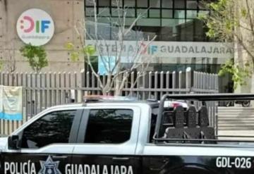 Una madre con cáncer terminal abandona a sus dos hijitos en el DIF de Guadalajara