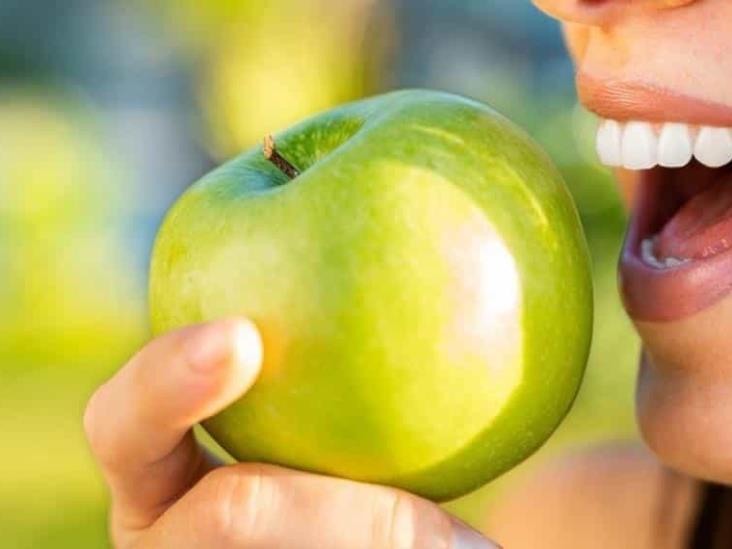 Alimentos que ayudarán a limpiar tus dientes Alimentos que ayudarán a limpiar tus dientes
