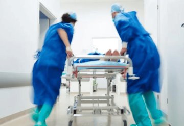 Video: Sorprenden a médico en pleno acto en sala de emergencia