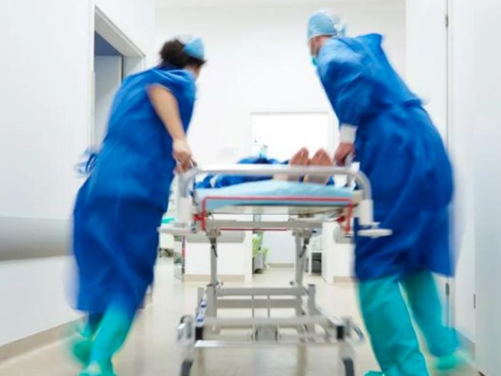 Video: Sorprenden a médico en pleno acto en sala de emergencia Video: Sorprenden a médico en pleno acto en sala de emergencia