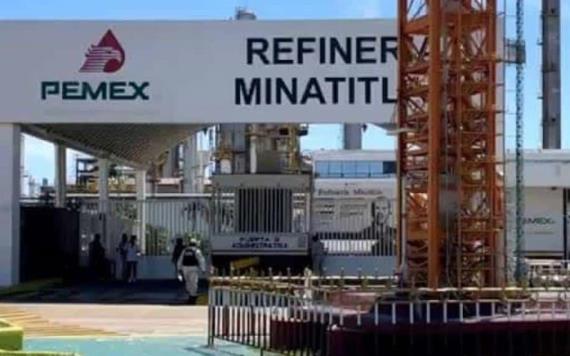 Controla PEMEX incendio en la Refinería Minatitlán.