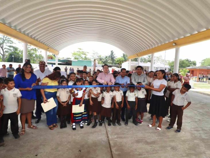Gobierno de Cunduacán entrega domo en escuela primaria Carlos Pellicer Cámara Gobierno de Cunduacán entrega domo en escuela primaria Carlos Pellicer Cámara