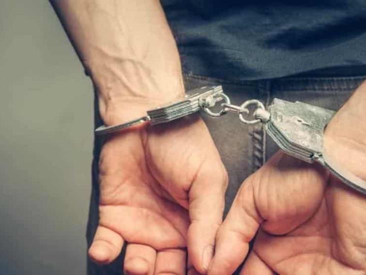 Joven mata a su familia porque decía que eran caníbales y se lo querían comer Joven mata a su familia porque decía que eran caníbales y se lo querían comer