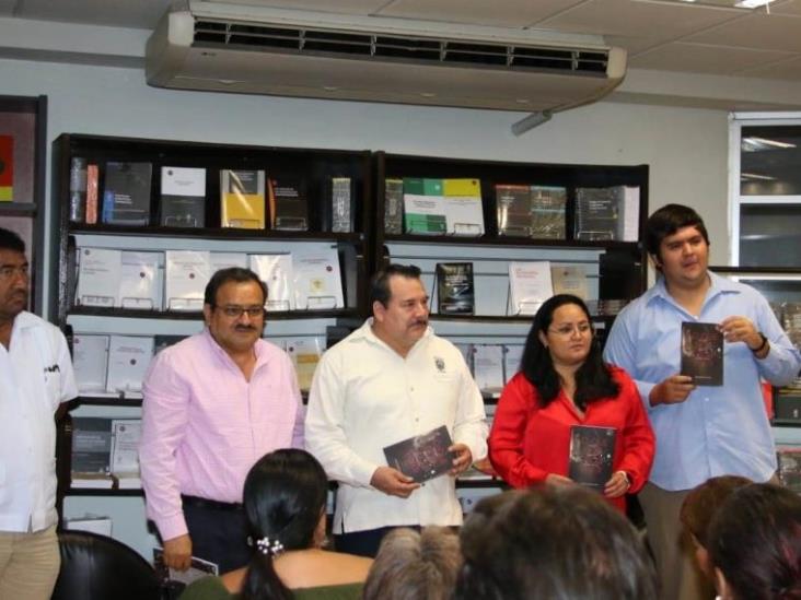 La Liberia de la Universidad Juárez Autónoma de Tabasco, fue la sede de la presentación del "Lo que nos tocó vivir, filosofía, pandemia y globalización" La Liberia de la Universidad Juárez Autónoma de Tabasco, fue la sede de la presentación del "Lo que nos tocó vivir, filosofía, pandemia y globalización"