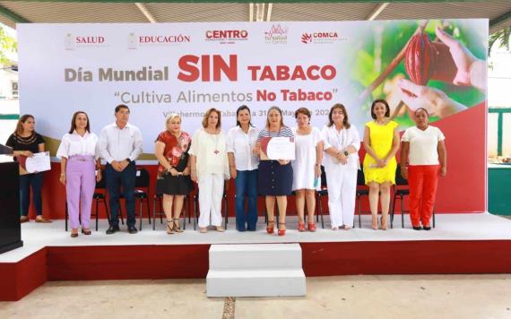 Entregan reconocimientos de espacios libres de humo de tabaco a 21 edificios de Centro