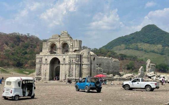 La basílica más grande en Chiapas, quedó al descubierto por la sequía en la presa Malpaso