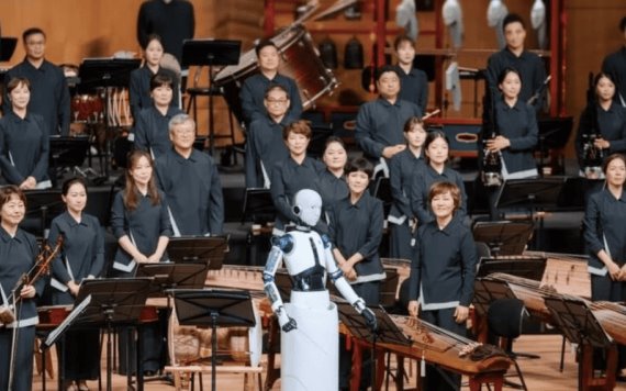 Robot dirige a orquesta en vivo en Corea del Sur; asistentes ovacionaron a la máquina