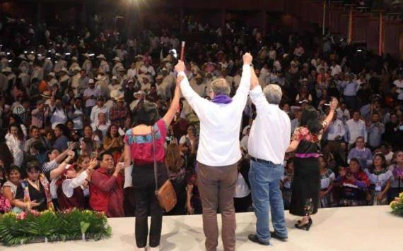 Marcelo Ebrard y Pío López Obrador presentan en Chiapas el Pasaporte Violeta