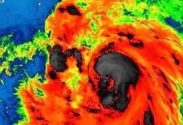 El remolino gigante llamado Hilary se aproxima a las costas de Baja California convertido en huracán de categoría 2