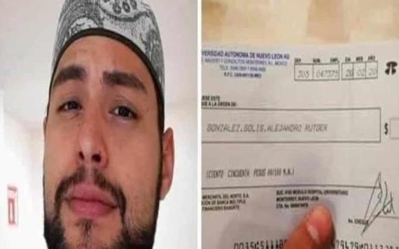 Estudiante de medicina presume sus 150 pesos a la quincena que recibe del gobierno
