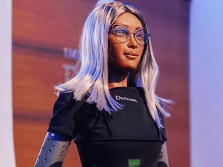 Robot Mika ha sorprendido por su desempeño laboral como CEO en una empresa Robot Mika ha sorprendido por su desempeño laboral como CEO en una empresa