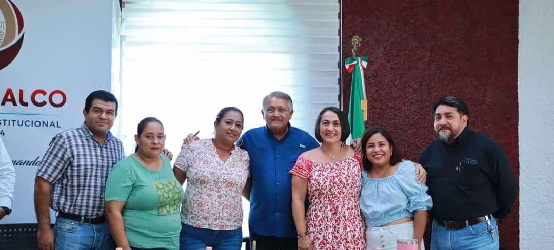 Presidente de Comalcalco agradece y reconoce a Rosa Margarita Graniel Zenteno por su trabajo al frente de la Secretaría del Ayuntamiento Presidente de Comalcalco agradece y reconoce a Rosa Margarita Graniel Zenteno por su trabajo al frente de la Secretaría del Ayuntamiento