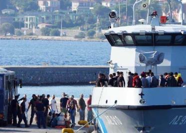 Grecia rescata a 90 migrantes que viajaban en un yate en el suroeste del país