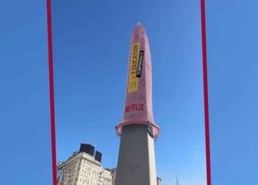 ¡Es cine! Le ponen un condón al Obelisco de Buenos Aires... por estreno de Netflix