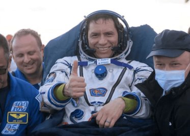 Astronauta regresa a La Tierra después de 371 días atrapado en el espacio