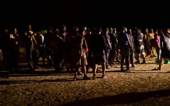 Cientos de migrantes quedan varados en México a kilómetros de frontera con Estados Unidos