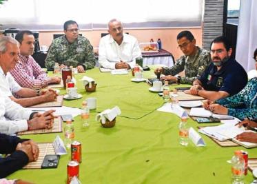Ayuntamiento de Cunduacán dota de equipo de protección personal y contraincendios a Bomberos