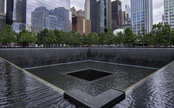 Un hombre se lanza a foso del Memorial del 11 de septiembre en NY