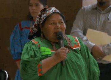 "Sembrando Caguamas": mujer rarámuri acusa que programa federal mantiene a "borrachos"