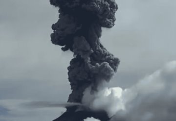 Volcán Popocatépetl registra 2 fuertes fumarolas; advierten por caída de ceniza en la CDMX | VIDEO