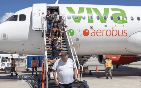 Llegan al AIFA Turistas varados en Acapulco por huracán Otis