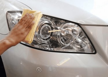 Tips para dejar transparentes los faros del auto