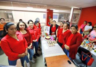 Culmina Cuarta Generación del "Programa de Capacitación y Apoyo Económico para el Emprendimiento de las Mujeres al Centro
