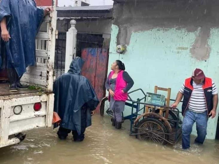 Evacuan a familias en Tacotalpa por lluvias Evacuan a familias en Tacotalpa por lluvias