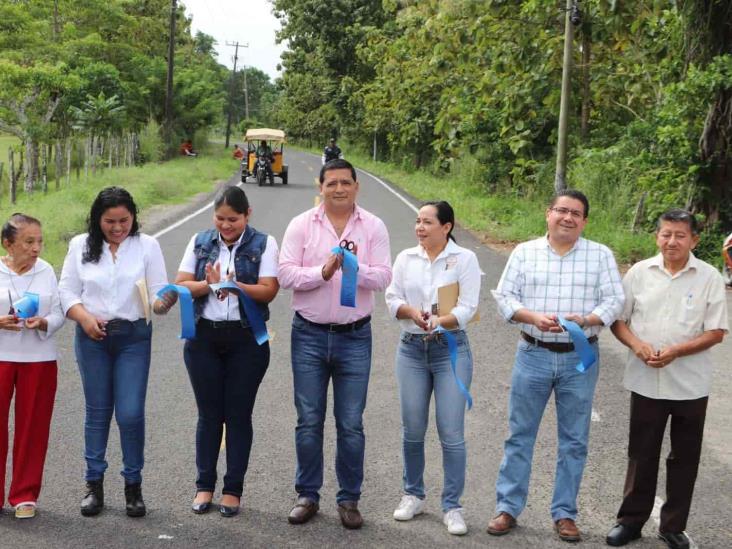 Cortan listón inaugural de la rehabilitación de pavimento en tramos de la carretera "Tulipán- Comalcalco" Cortan listón inaugural de la rehabilitación de pavimento en tramos de la carretera "Tulipán- Comalcalco"