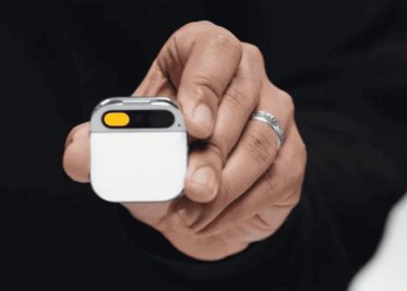 AI Pin, el broche que quiere reemplazar los celulares