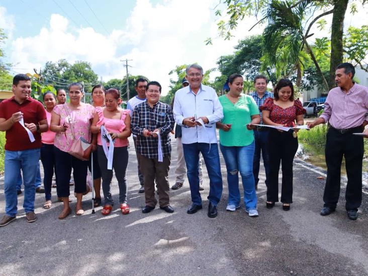 Gobierno de Comalcalco inaugura construcción de calles en el circuito del libramiento de "Villa Aldama" Gobierno de Comalcalco inaugura construcción de calles en el circuito del libramiento de "Villa Aldama"