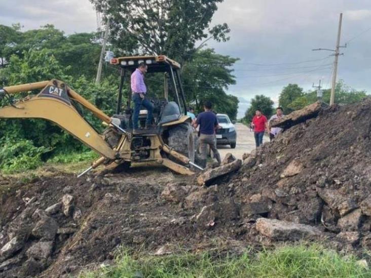 Auxilia Protección Civil municipal a habitantes de Palo Verde, Usumacinta amenaza con colapsar único camino de comunicación Auxilia Protección Civil municipal a habitantes de Palo Verde, Usumacinta amenaza con colapsar único camino de comunicación