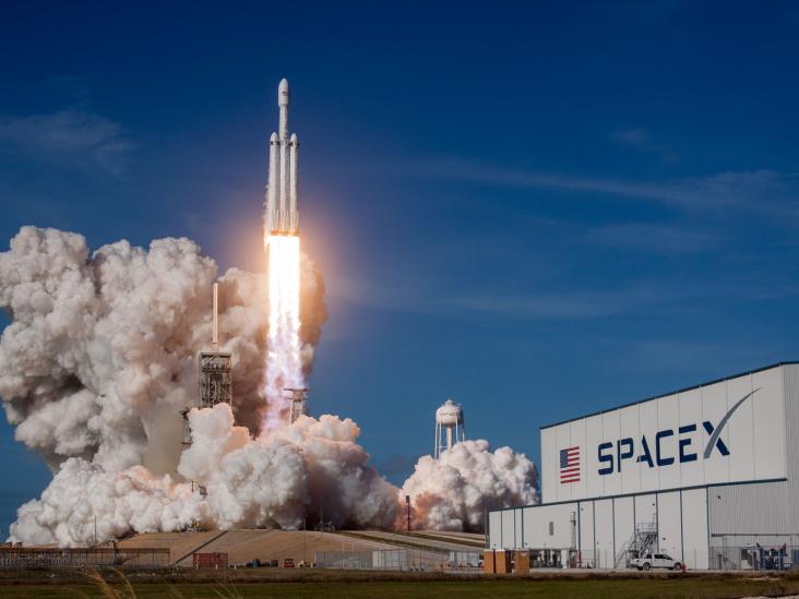 Nave espacial SpaceX explota tras minutos de despegar Nave espacial SpaceX explota tras minutos de despegar