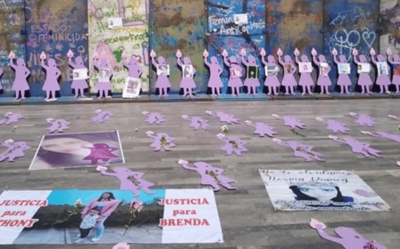 Realizan marcha 25N en CDMX: grupos de mujeres caminan rumbo al Zócalo
