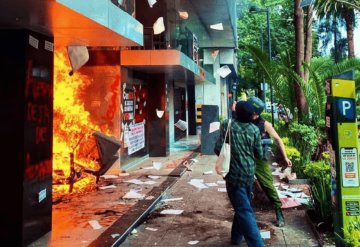 "¡La policía no me cuida, me cuidan mis amigues!" pacientes con VIH incendian SS