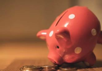 Ahorro hormiga: guarda 5 pesos diarios y tendrás mil 800 al año; esto recomienda la Profeco