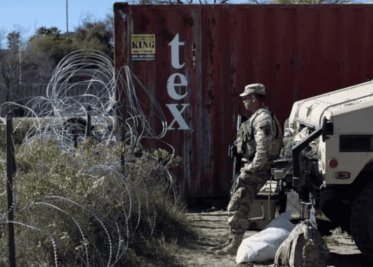 Texas impide que patrulla fronteriza ayude a migrantes