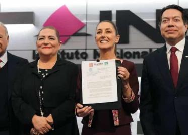 Xóchitl Gálvez se registra ante el INE como candidata presidencial del PRI-PAN-PRD